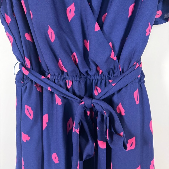 ModCloth Fits of Bliss Flutter Sleeve Dress Womens Medium Lipstick Print Flirty - Picture 6 of 15